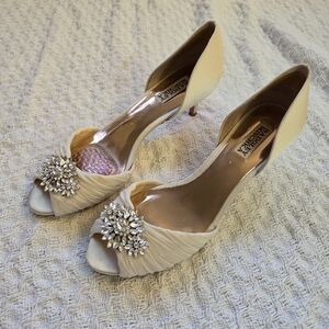 Badgley Mischka Ivory Satin D’Orsay Heels Rhinestone Peep Toe Size 9.5